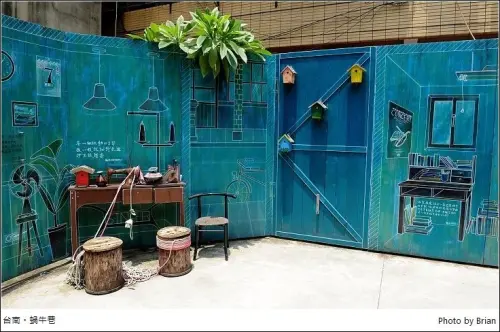 台南蝸牛巷散策。漫步老街巷弄中，文青氣息尋找點滴美好