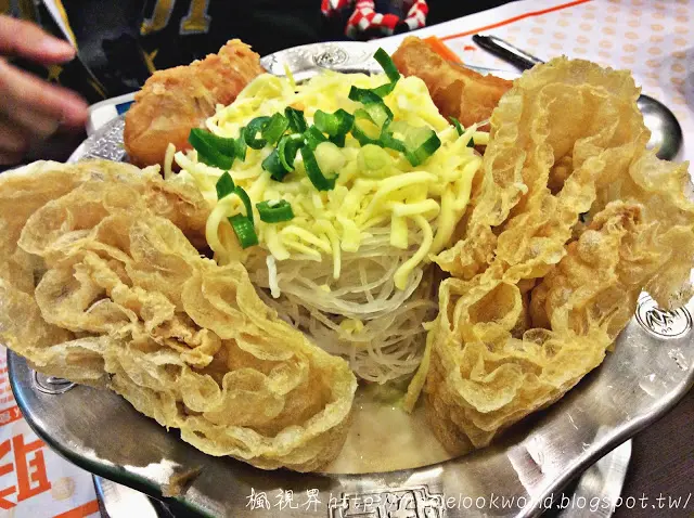 『鍋類』台中西屯「联亭泡菜鍋(逢甲店)」牛奶起司是經典 逢甲要排隊才吃的到的火鍋 (附菜單)
