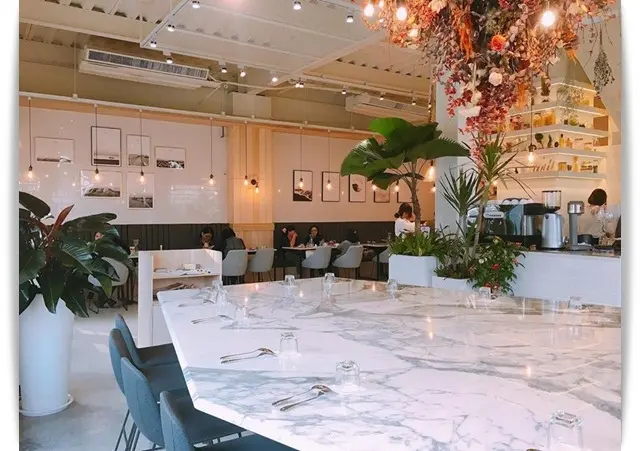 明亮大空間也帶著淡淡鄉村味 ~ 「Zone Café 弄咖啡-美術館貳店」