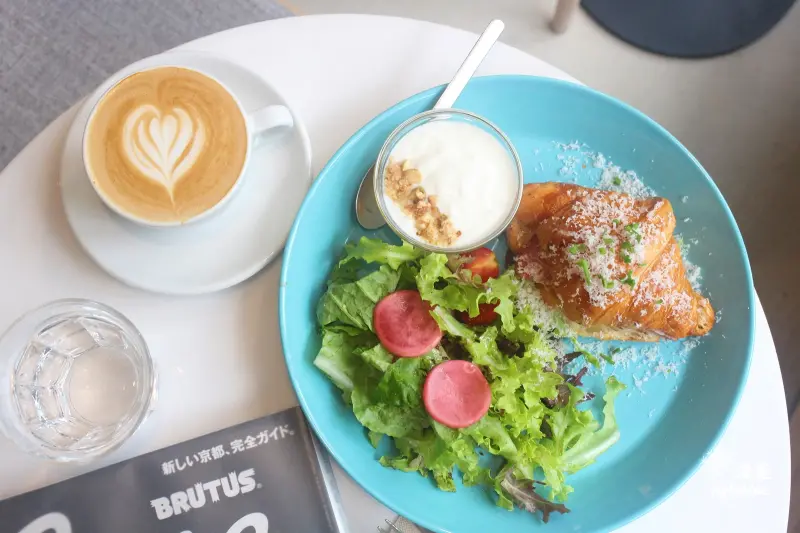 [ 內湖港墘站．內科美食 ] 淺藍 × Fika Fika cafe 陽光店～寬敞座位多，全日早午餐