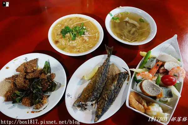 【嘉義。西區】老饕帶路。金馬肉粥。在地人晚餐與宵夜的首選。平價小吃