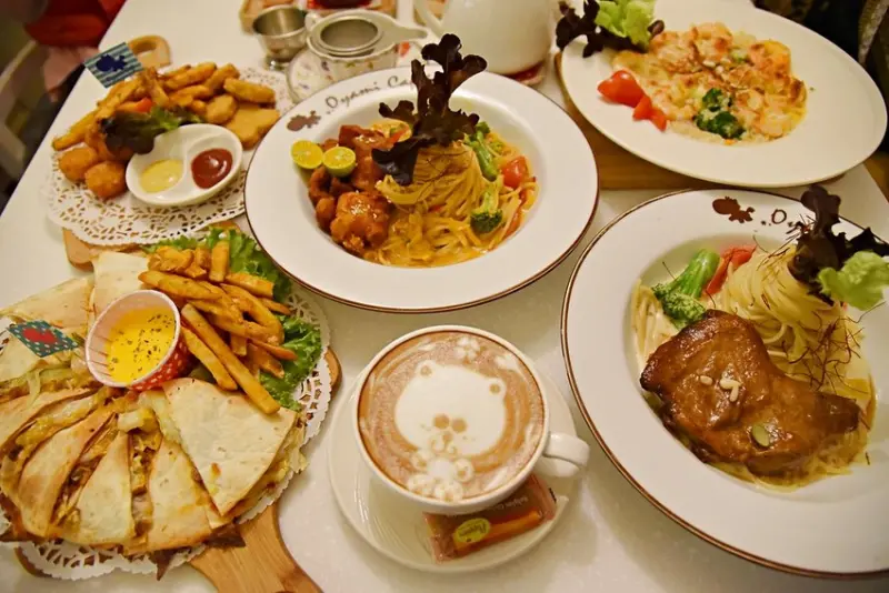 【板橋下午茶推薦】 捷運新埔站 Oyami cafe 義式餐廳 ~ 將義式料理加入了韓式炸雞風味，讓口味更為豐富有層次，新埔義式餐廳 咖啡鬆餅，美味料理 相聚約會的好地方 !