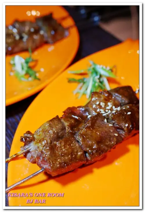 台北忠孝復興站．適合好友小聚的東區平價啤酒，串燒飛鏢酒吧──BJ BAR        
      