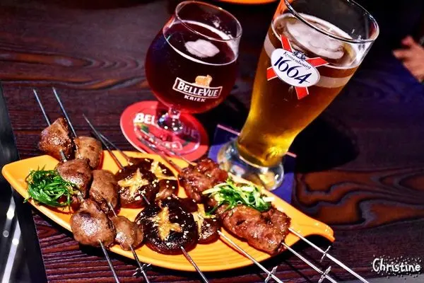 【台北。美食】大安區 / BJ BAR，啤酒，串燒，東區特色酒品，飛鏢酒吧，下班三五好友聚會，消費平價，近台北忠孝復興站