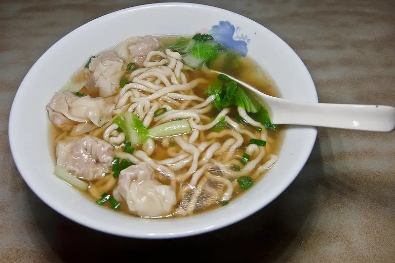 台北 忠孝新生 好湯頭的盧記牛肉麵