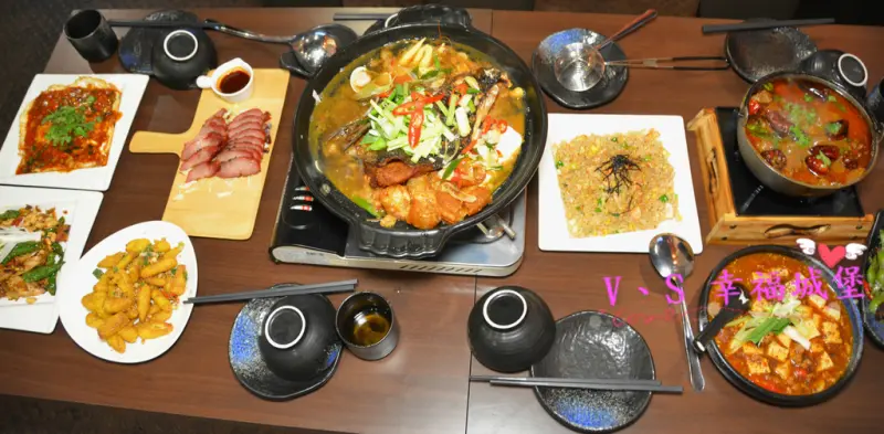 【台北美食】伙房台日私藏料理 ~ 結合川菜、燒烤、日式、鍋物、私房創意料理，一次滿足你多種享受，滿800就可用一元選一道菜喔!快約好友、姐妹淘來一趟美食之旅吧