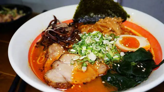 [高雄美食] 田中板前拉麵-自由店 / 濃厚日式拉麵消夜場 / 左營拉麵 / 高雄拉麵推薦