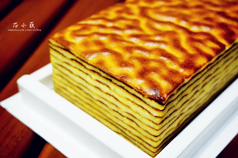 阿默典藏蛋糕(台中新光三越店)。紅翻天沒有人不知道的千層蛋糕，荷蘭貴族手工蛋糕，美味不甜也不膩，大小朋友都會超喜歡的!