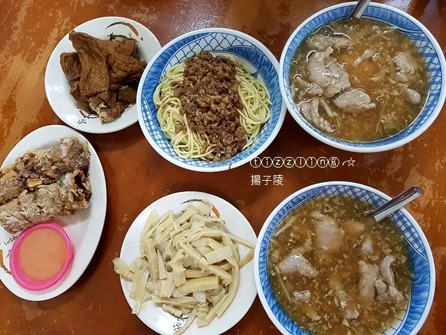宜蘭。有媽媽的味道。傳承蒜味肉羹&真的有夠浮誇的原來豆花初訪～