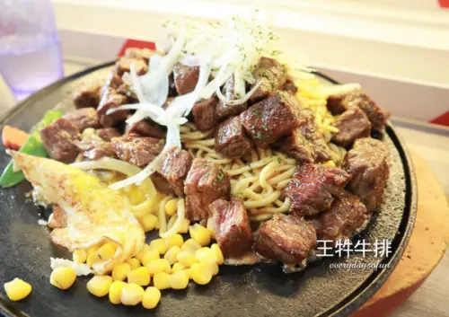 ∥雲林食記∥享用美味牛排不傷荷包！食尚玩家熱推王牪二代店搶攻虎尾，還有磁浮跑車為您送餐！