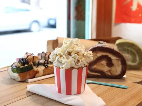 高麗菜公園》法國麵包、蛋糕捲，亂點都好吃清新小店，南京復興/小巨蛋甜點店下午茶 - Lexies Blog，寫食派