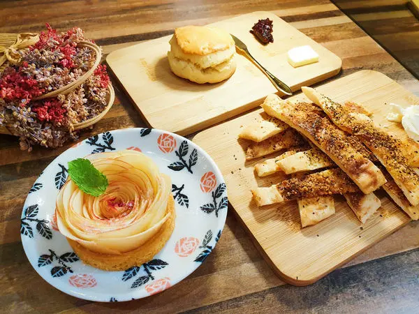 ♪忠孝復興。光扉5號♬ 蘋果塔。巧克力檸檬塔。東區平價甜點