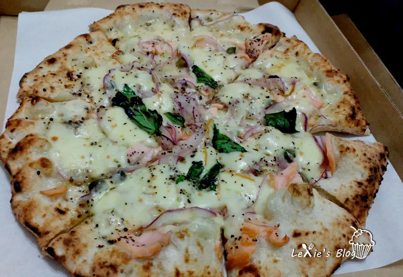 食記【台北】萬華美食cura pizza手工窯烤Pizza，超好吃餅皮Q軟料美味，也可以外帶