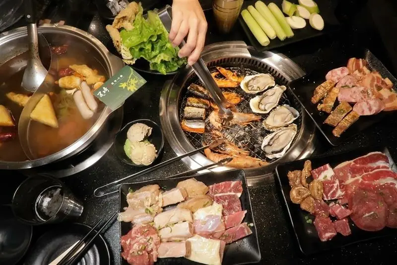 西門吃到飽 瓦崎燒烤火鍋 單點燒肉菜單 火鍋雙湯頭 火烤兩吃吃到飽 台啤哈根達斯任你吃~
