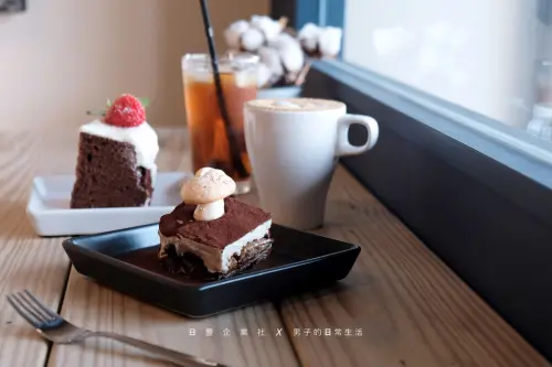 日豐企業社 新莊，坐在汽車百貨裡，陪伴的是咖啡香與溫暖手作甜點。【男子的日常生活】