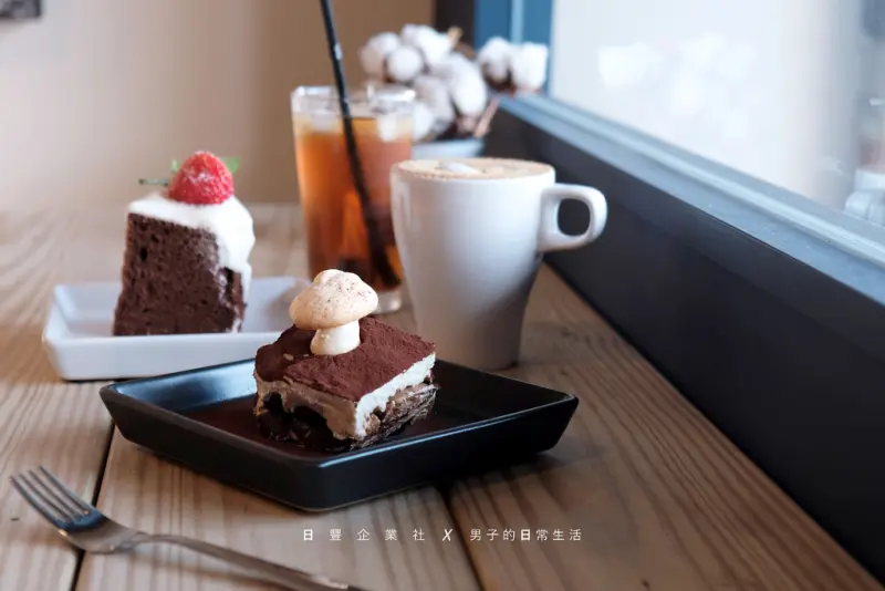 日豐企業社 新莊，坐在汽車百貨裡，陪伴的是咖啡香與溫暖手作甜點。【男子的日常生活】
