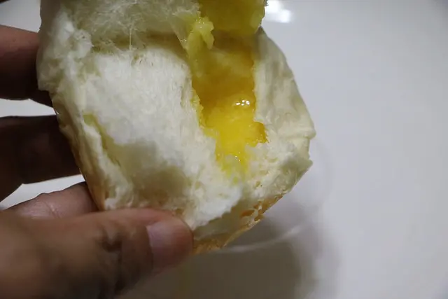 高雄 鹽埕。三郎麵包廠，古早味爆漿餐包