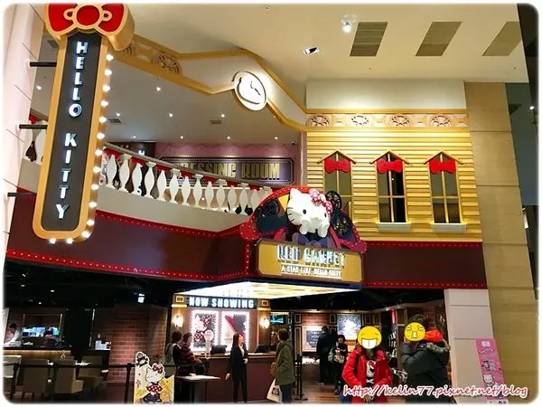 【食】林口✿三井Outlet~Hello Kitty Red Carpet 美式主題餐廳
