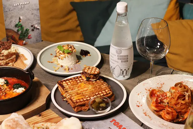 台北美食｜Toasteria Cafe 吐司利亞-地中海風情網美聖地，絕美星空套餐超好拍！