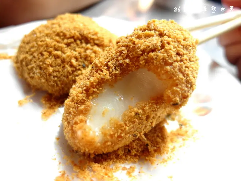 【新竹美食】新竹城隍廟必吃美食-周家燒麻糬！食尚玩家、美鳳有約等強力推薦！超Ｑ超好吃燒麻糬！