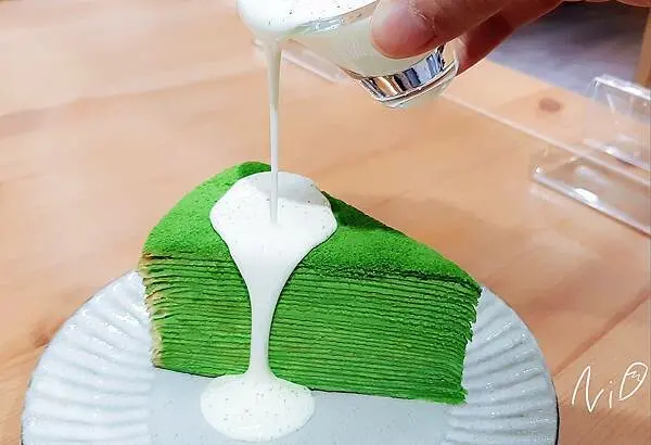 [高雄前鎮]先生 Sensei 手作千層-民權店(現：新光店)。抹茶起司千層蛋糕