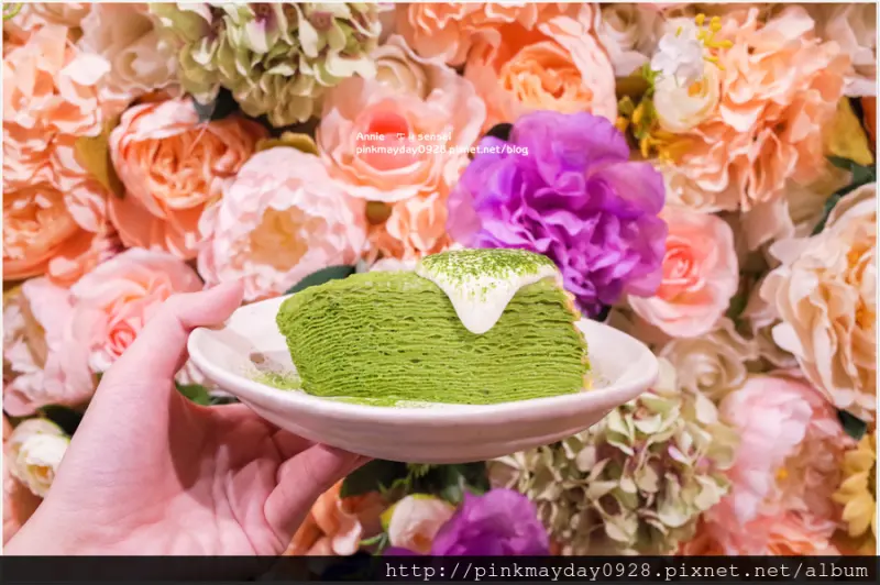 ✿高雄✿ 超人氣每日限量抹茶千層蛋糕 口感濕潤美味 還有店內花牆真的是必拍 ➜ 先生Sensei