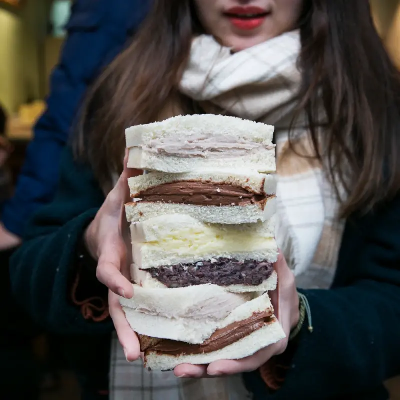 鐵三角 碳烤吐司｜新竹超飽滿內餡土司，一開門就大排長龍～ · 算命的說我很愛吃