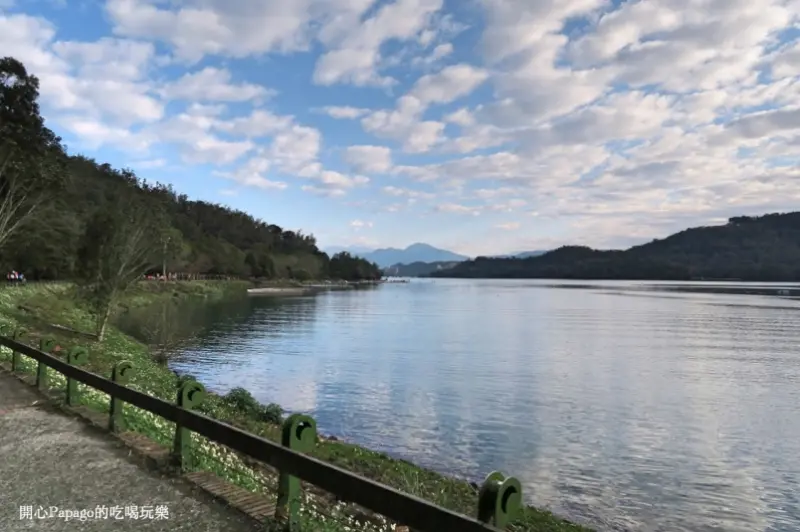 日月潭國家風景區【月牙灣】:屏息夢幻絕美、林相密佈的湖光水色