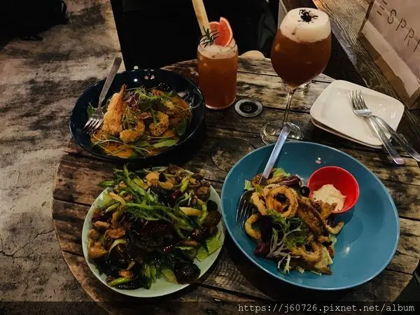 【台北酒吧/中山】隱身在二樓的美國中央公園：C Park by A Train，餐點也是推到爆(近松江南京捷運站、忠孝新生站)