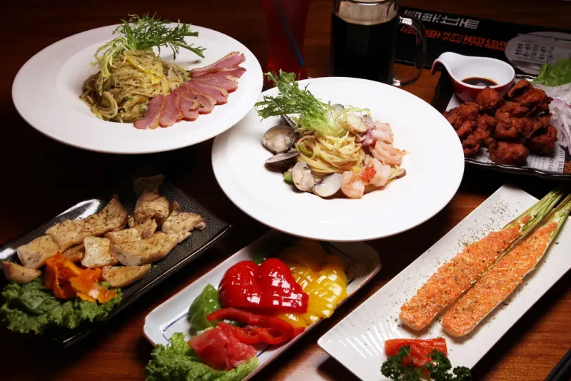 【安平區-台南餐廳】芯芯要去【麥樂比而-永華餐酒館】~餐酒館裡竟然供應80元平價高水準義大利麵!!!