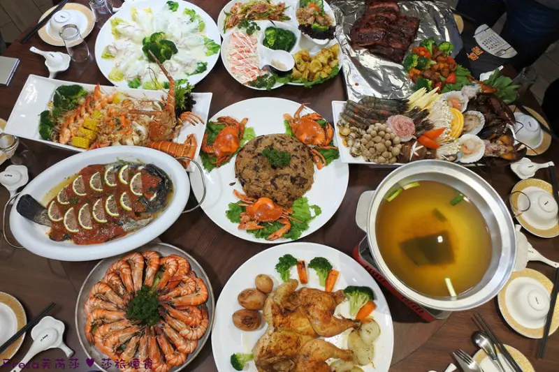台南美食【麥樂比而-永華餐酒館】母親節限定龍蝦桌菜.澎派海陸全席超吸睛.節日聚餐首選│5/1~5/19即可享受合菜│4月底前預購即送好禮│安平區美食 - Fresa芙芮莎♥莎旅憶食