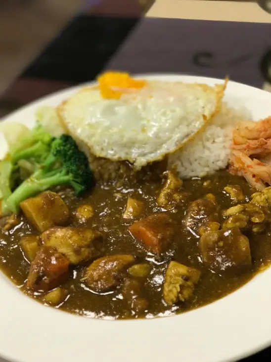 ｜苗栗．隱藏美食｜巧芫家庭廚房/超便宜咖哩飯/彷彿回到溫暖的家♥