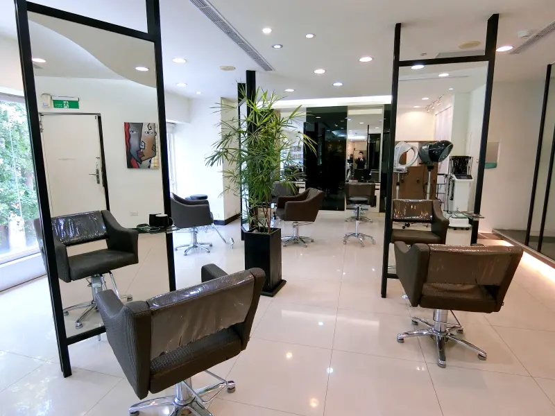 LUSSO Hair Salon              