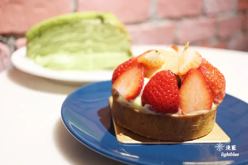 [ 昆陽站美食 ] 淺藍 × BOCY Patisserie & Bistro 寶希甜點好食光～抹茶千層草莓塔，還有好吃漢堡