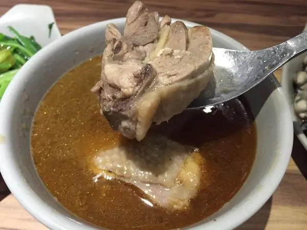 *台北美食*遼寧夜市‧阿圖麻油雞，麻油雞暖到心坎裡