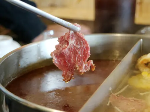 【台南麻豆】極牛溫體牛肉火鍋│如雪花般在口中片片飛舞的極品牛肉