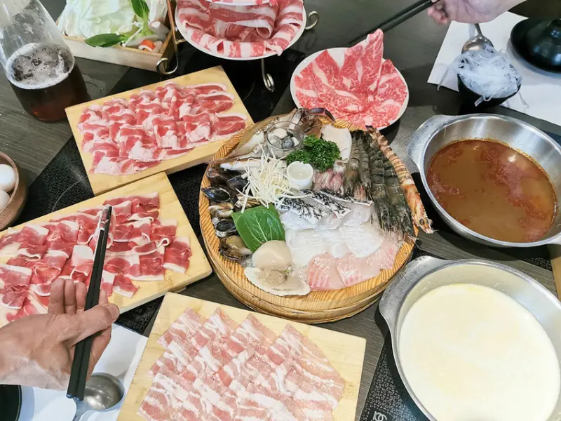 (宜蘭美食/宜蘭火鍋)川 · 鍋物,海鮮火鍋,內附兒童遊戲區與停車場,羅東火鍋近羅東夜市,羅東聚餐地點,親子友善餐廳