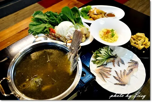 新開幕大道創意宴會館~結合熱炒、西式、日式的創意台菜料理，還有卡拉ok包廂，公司春酒、尾牙很適合