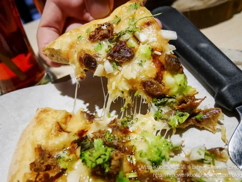 【高雄。食記】來去森林吃Pizza：我給你個手做披薩 Orgenic Pizza《健康有機系列 / 素食主義餐廳》