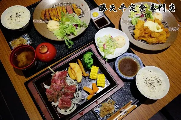 【台中】 勝天牛カツ定食專門店│不用飛日本也吃的到炸牛排啦！冰鮮熟成的美國prime等級牛肉，喜歡的牛肉熟度自己決定