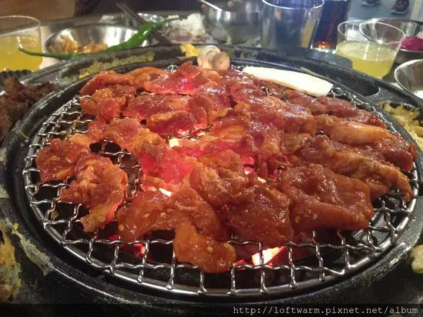 給我燒肉其餘免談~狂人肉鋪!啊嘶~