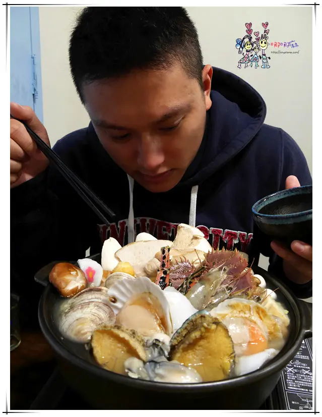 【新北宵夜】愛呷海鮮快炒~放入整隻龍蝦滿滿海鮮的驚人霸王鍋。營業到凌晨兩點宵夜喝酒好去處啊!