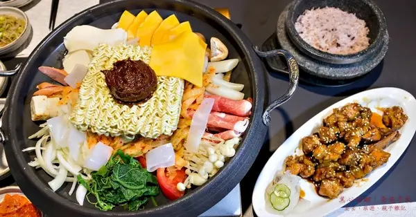 高雄楠梓︱玉豆腐韓國料理(家樂福楠梓店)　微涼的秋季夜晚，就來吃香辣韓式部隊鍋吧！        
      