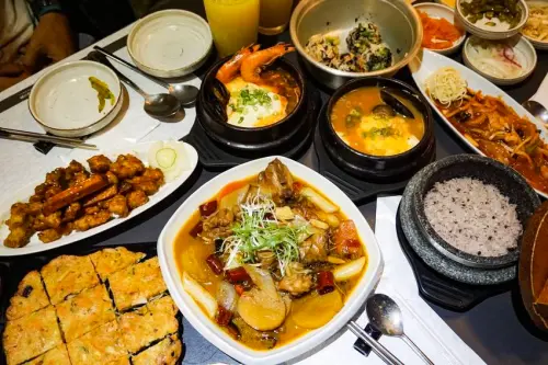 【高雄 玉豆腐。韓國拳頭飯／安東燉雞／聚餐逛街的好選擇】楠梓店