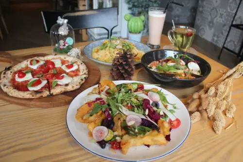 台中美食｜日許時間-鄉村風義式餐廳，餐點好吃環境超夢幻