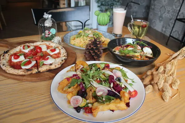 台中美食｜日許時間-鄉村風義式餐廳，餐點好吃環境超夢幻