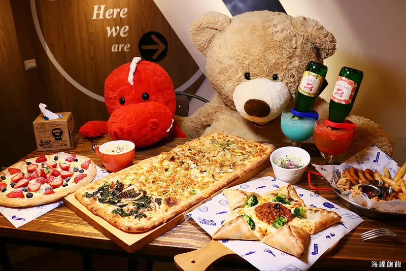 三重美食『Pizza factory 披薩工廠(三重店)』限定草莓披薩、冰沙、雪花冰，星型披薩，大四喜披薩，義大利麵，完整菜單，優惠活動(捷運三重站)