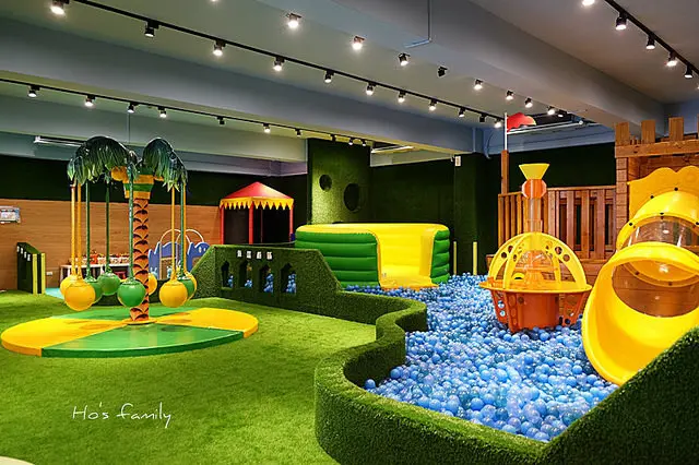 [新竹親子餐廳]從裡玩到外FUN電不停歇，大空間親子館～大房子親子成長空間║海盜船溜滑梯球池、戶外賽車、戶外大草皮、沙坑、氣墊、手作與廚藝課