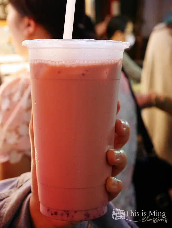 【台中西屯│食記】逢甲夜市 逢甲怪怪飲料店～外星人奶茶爆炸啦！