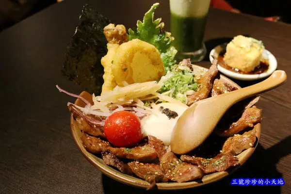 漂丿燒肉食堂．超大份量高CP值多種日式丼飯．台北東區216巷美食．肉食控的最愛 加飯不加價．
